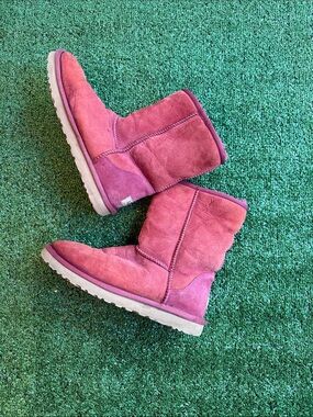Ugg red Suede Classic Short Winter Boots 8 Classic